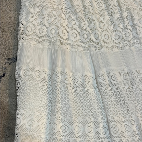 Elegant White Lace Maxi Skirt - Picture 2 of 2